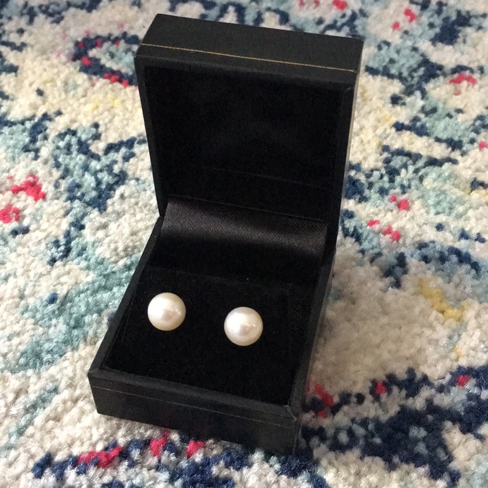 Pearl earrings